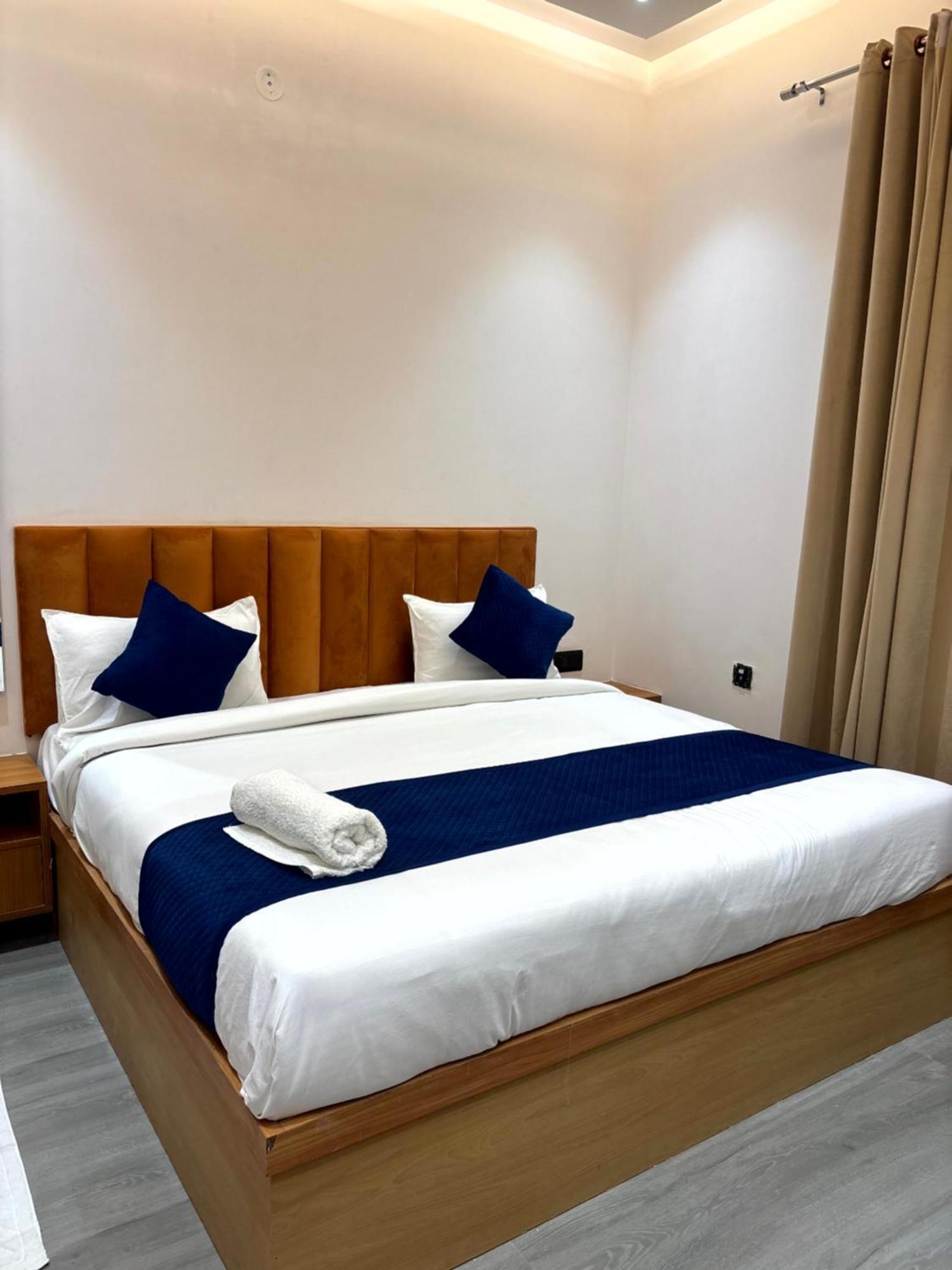 אגרה Hotel Taj Way By Jyoti Villa מראה חיצוני תמונה