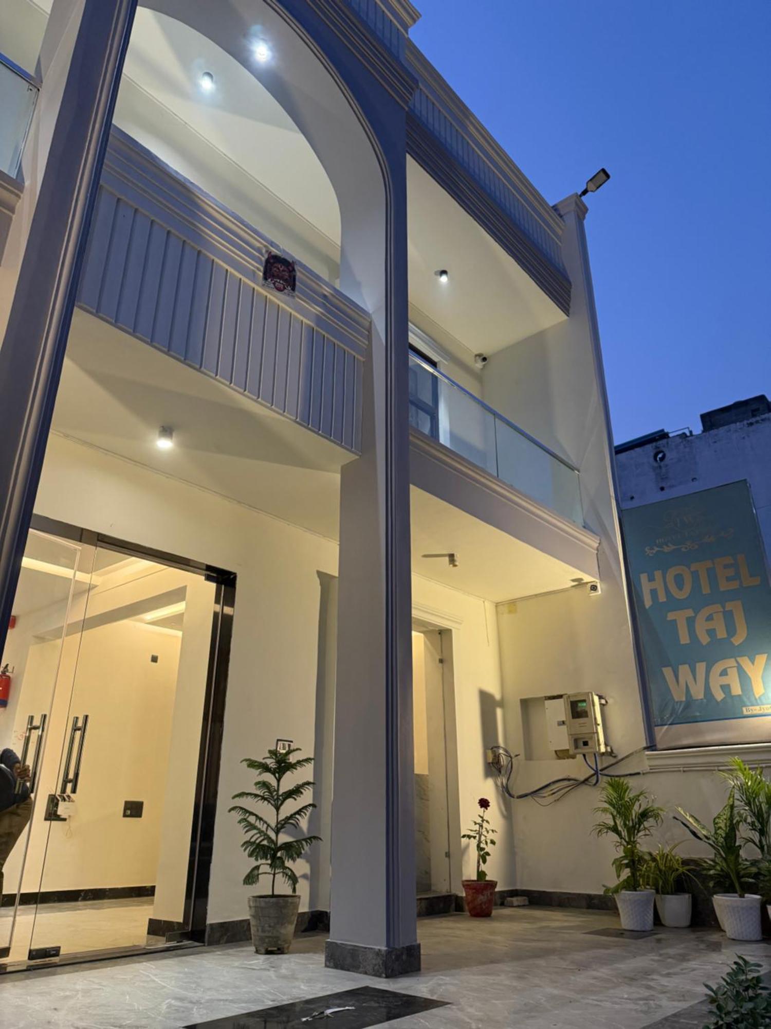 אגרה Hotel Taj Way By Jyoti Villa מראה חיצוני תמונה