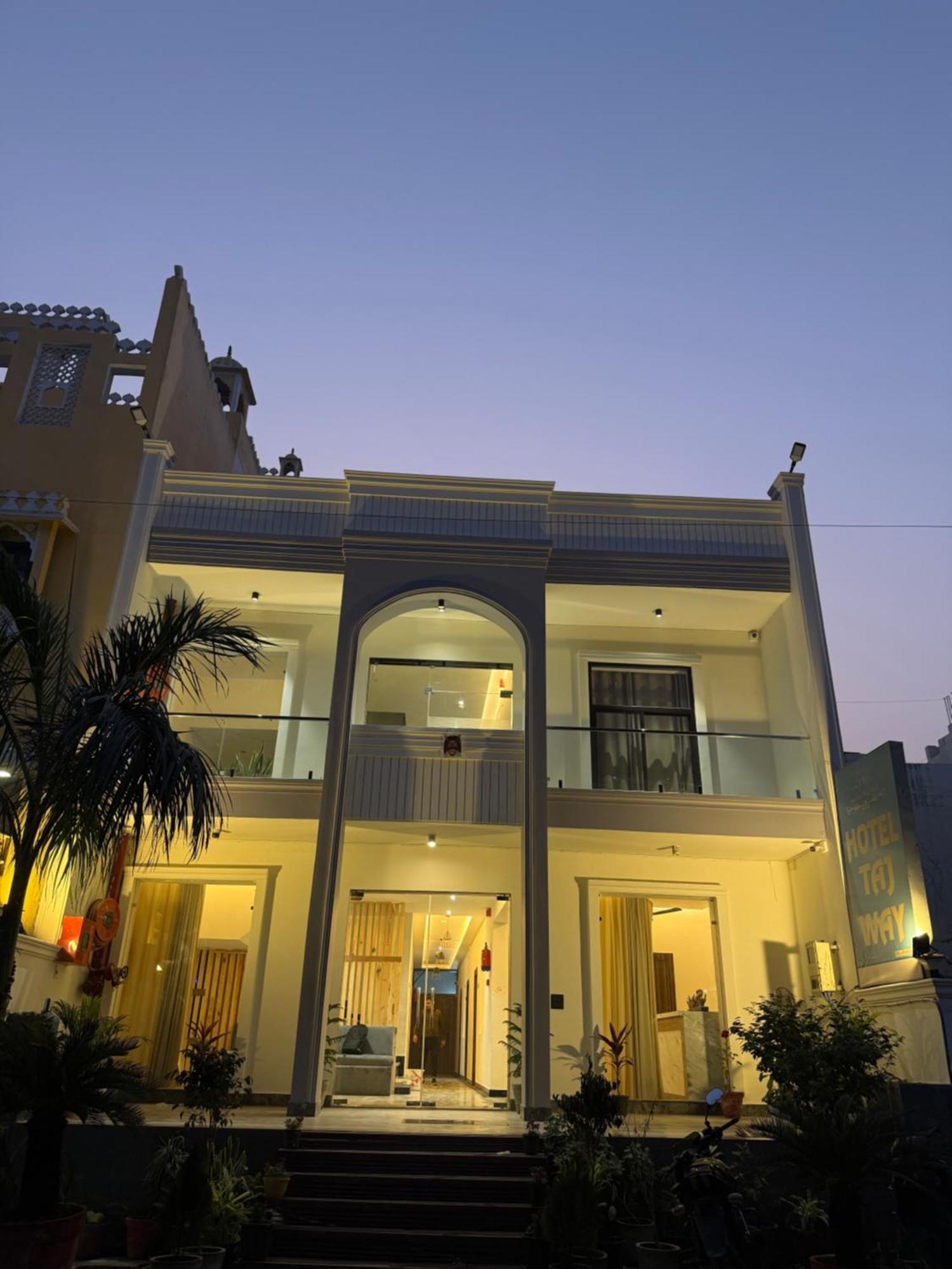 אגרה Hotel Taj Way By Jyoti Villa מראה חיצוני תמונה